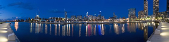 Melbourne_Docklands_-_Yarras_Edge_-_marina_panorama