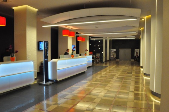 Recepcja w Novotel Poznań Centrum